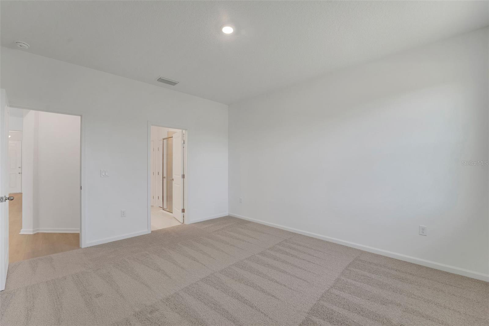 300 Meredith Blvd Property Photo 22