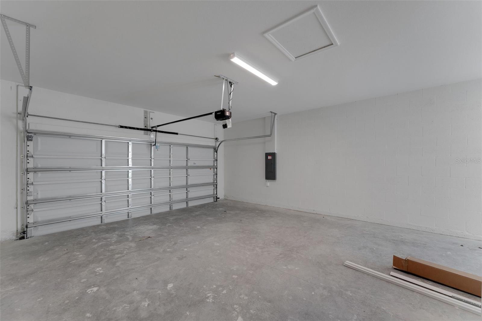 16938 Squirrel Branch Ln Property Photo 14