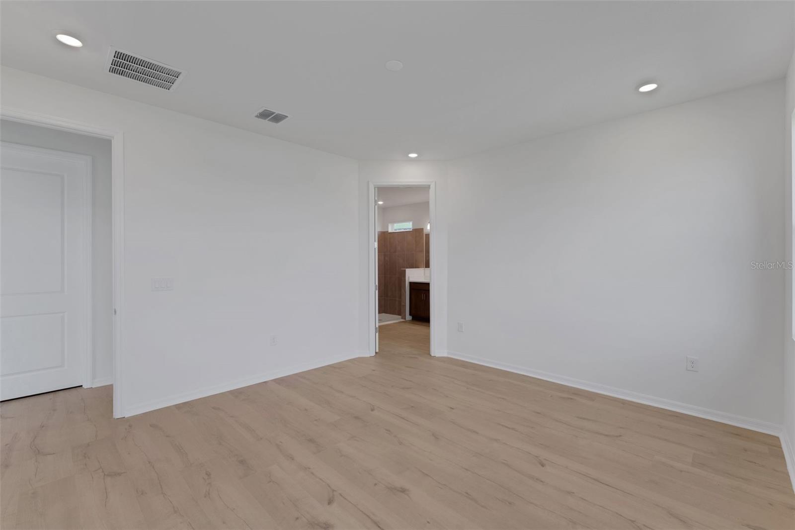 16938 Squirrel Branch Ln Property Photo 32
