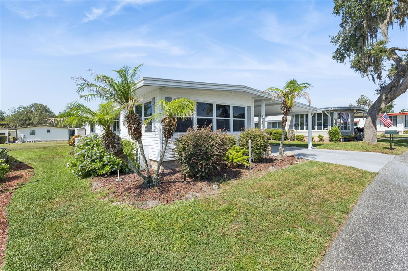 137 Jacaranda Dr Property Photo 2