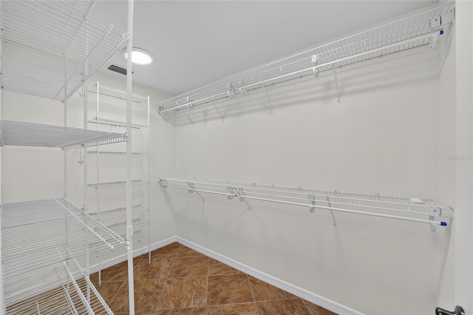 726 Bradford Loop Property Photo 23
