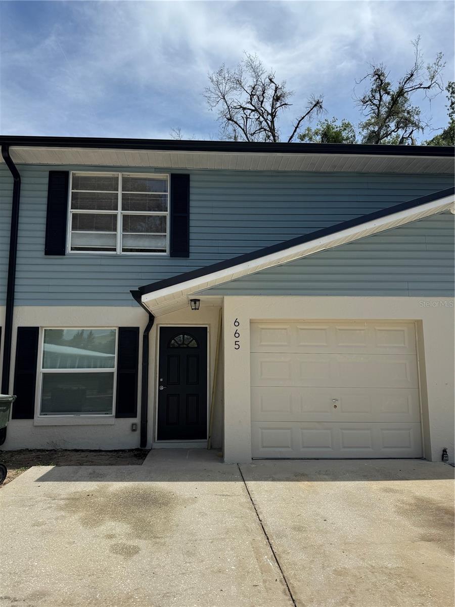 665 W Juniata St Property Photo 1