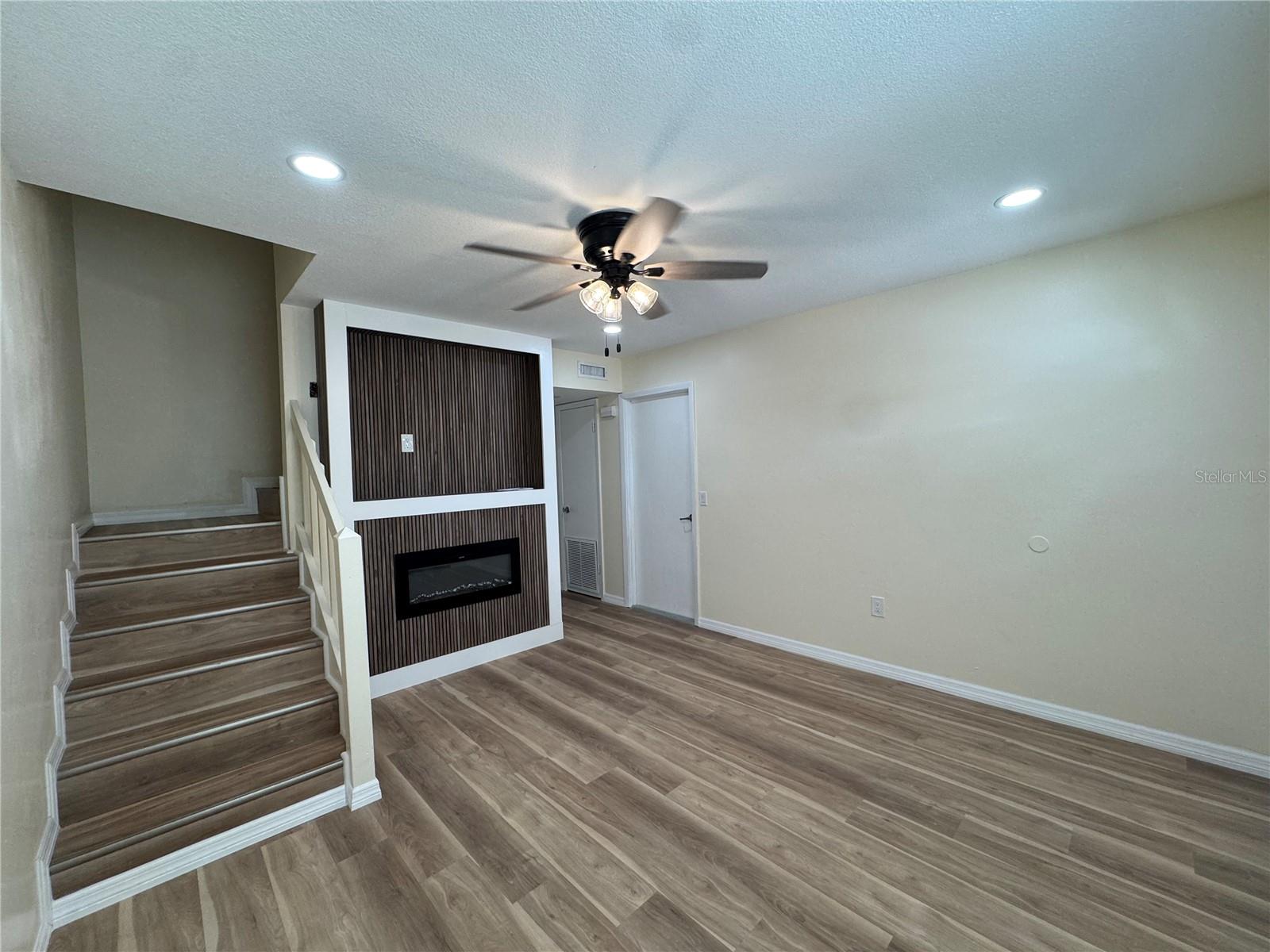 665 W Juniata St Property Photo 2