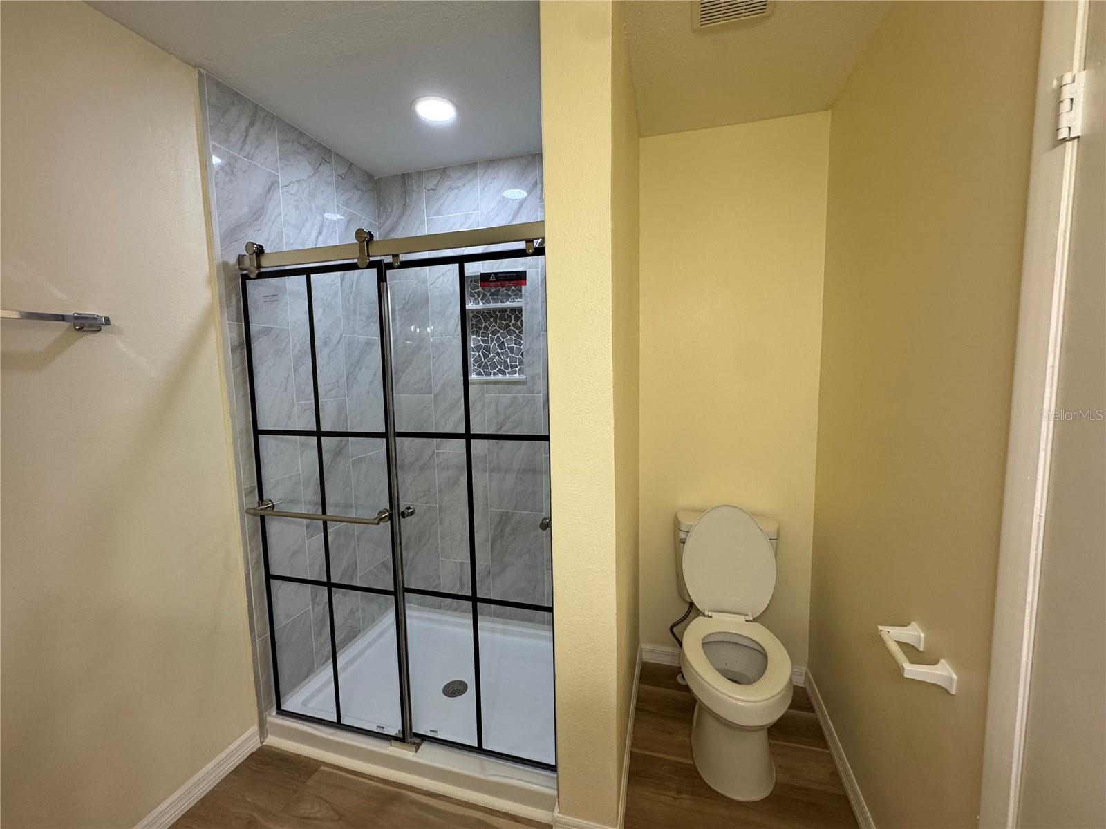665 W Juniata St Property Photo 18