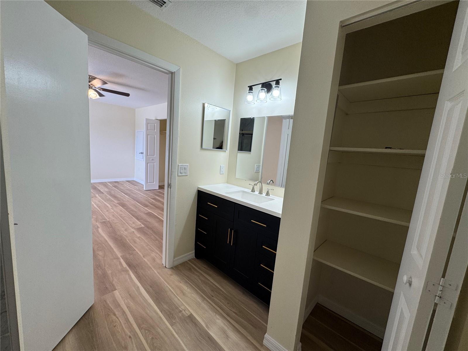665 W Juniata St Property Photo 19