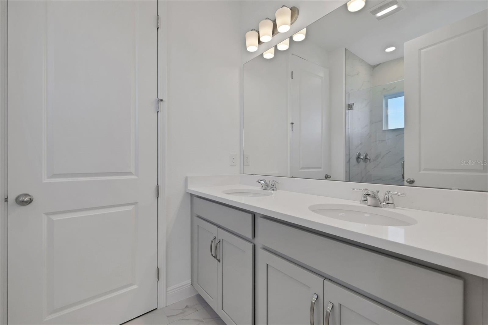6527 Trailblaze Bnd Property Photo 14