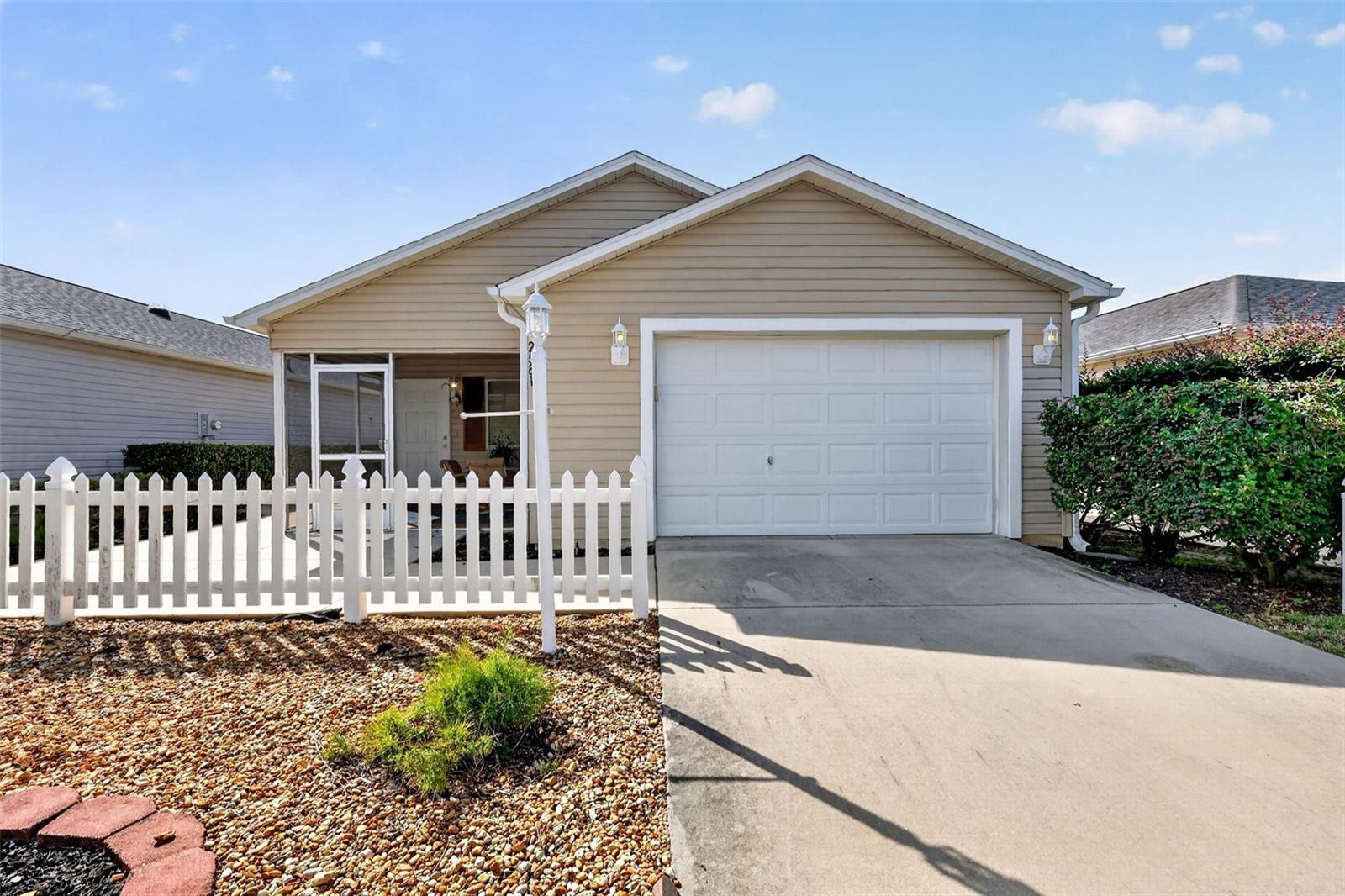 2581 ERROL TER Property Photo 1
