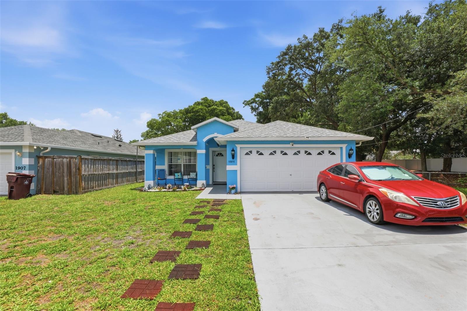 1911 S Gadsen Blvd Property Photo 1