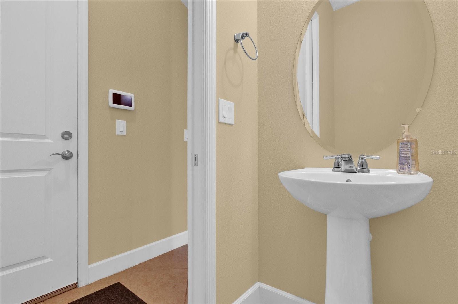 9219 Laureate Blvd Property Photo 9