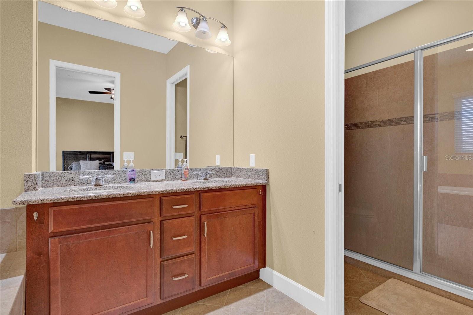 9219 Laureate Blvd Property Photo 15