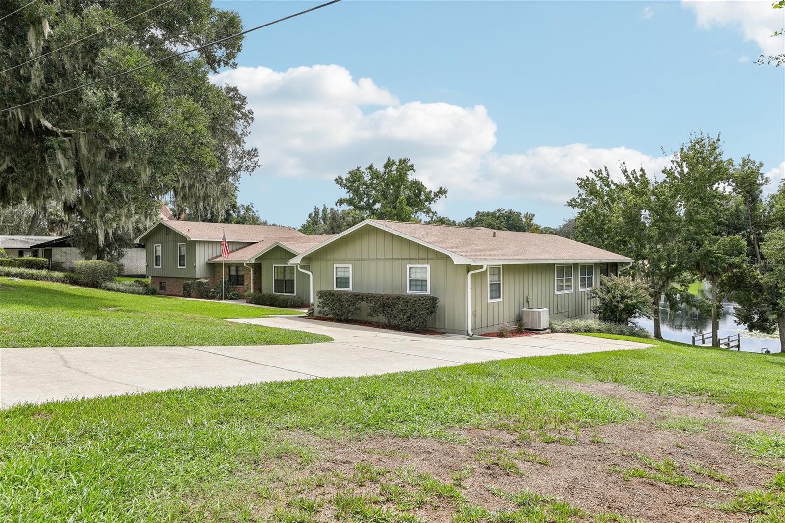 1460 Grove St Property Photo 3
