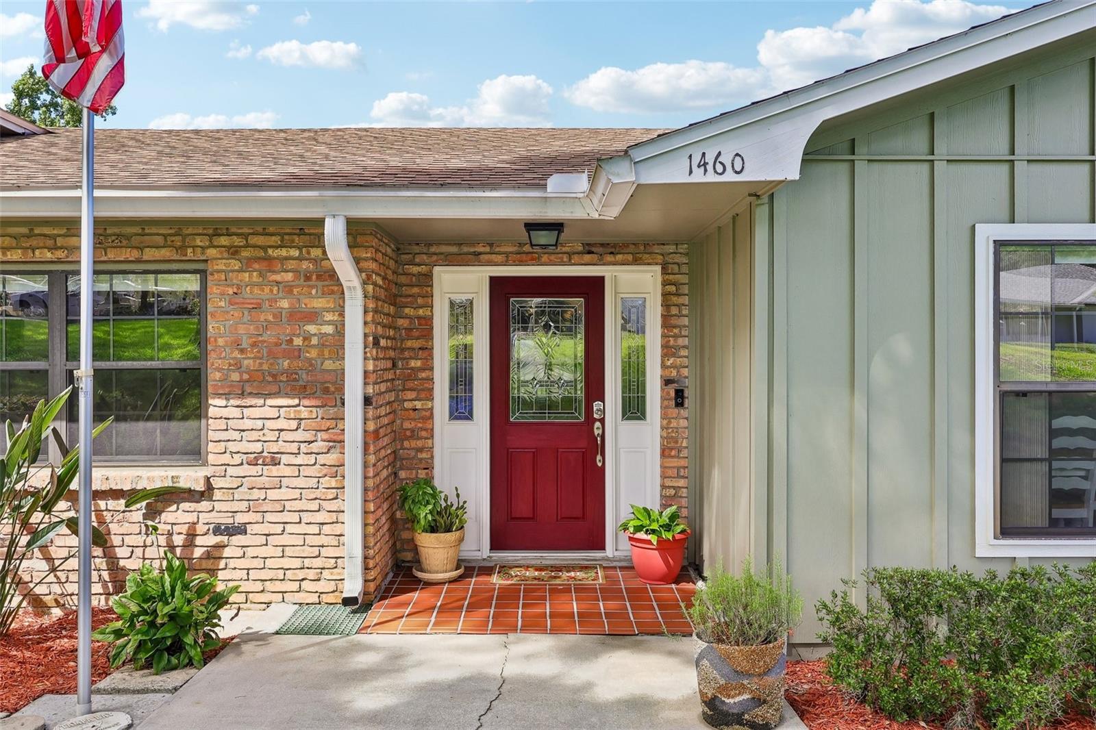 1460 Grove St Property Photo 4