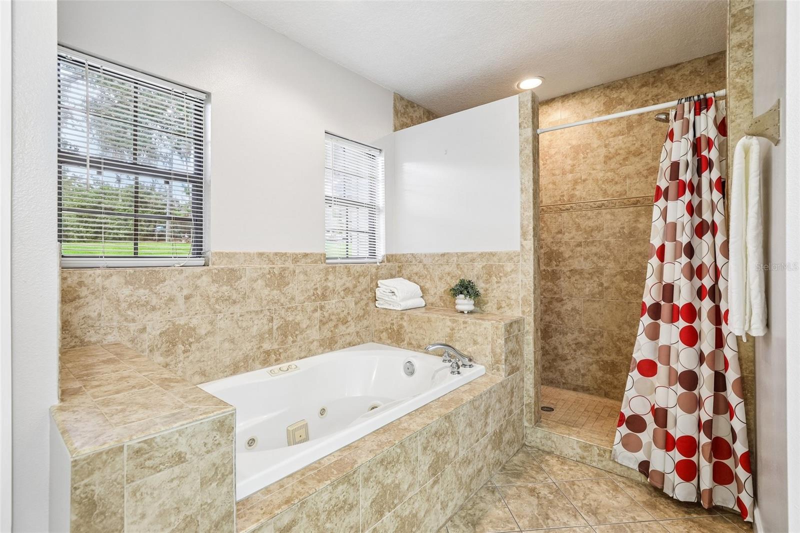 1460 Grove St Property Photo 23