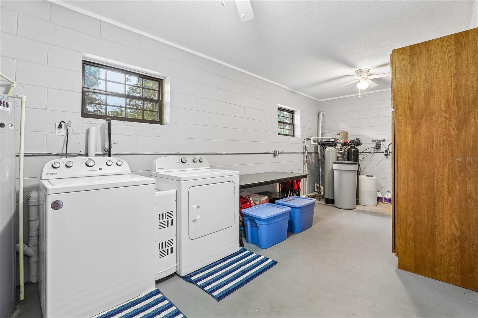 1460 Grove St Property Photo 34