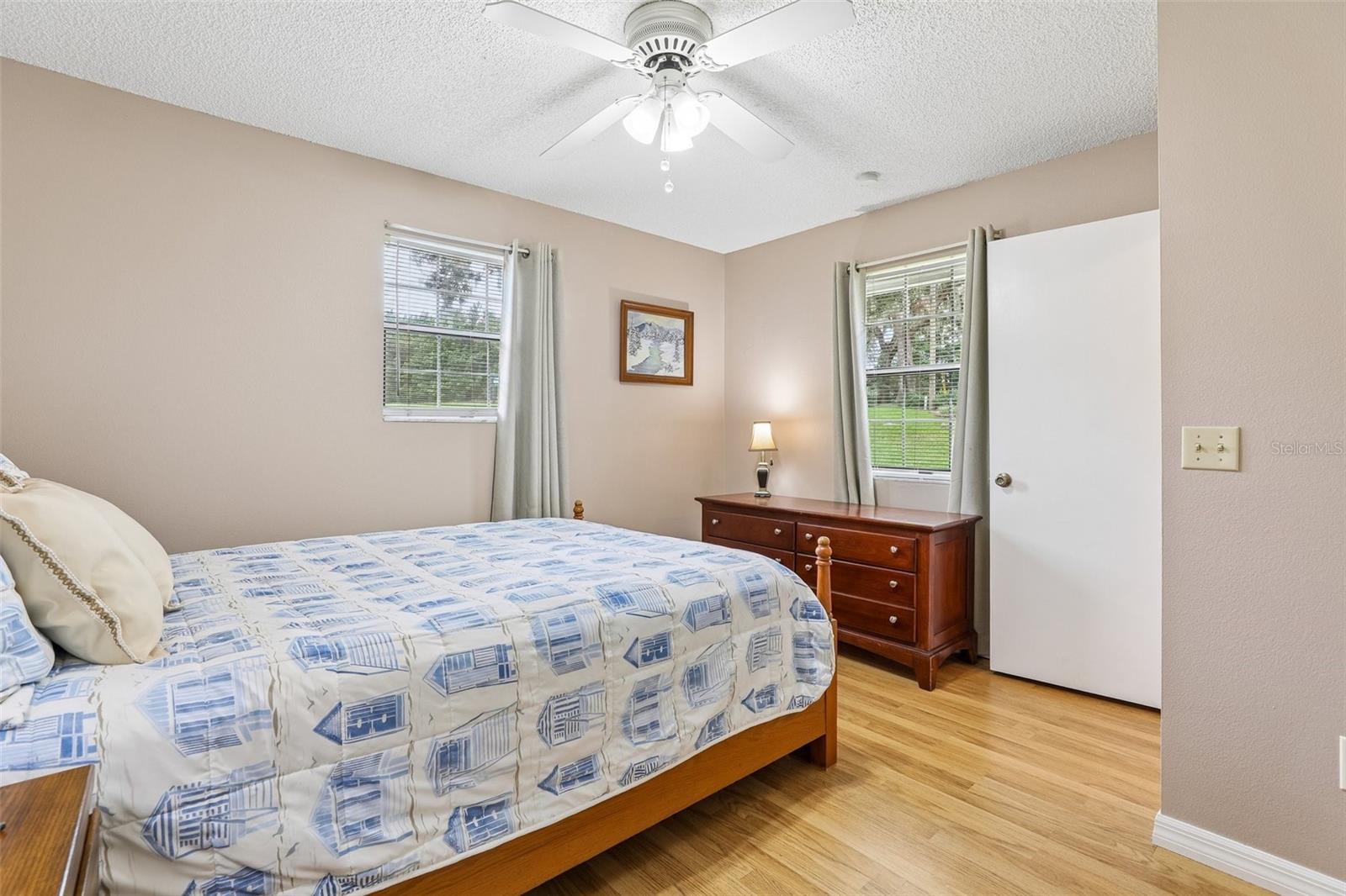 1460 Grove St Property Photo 45