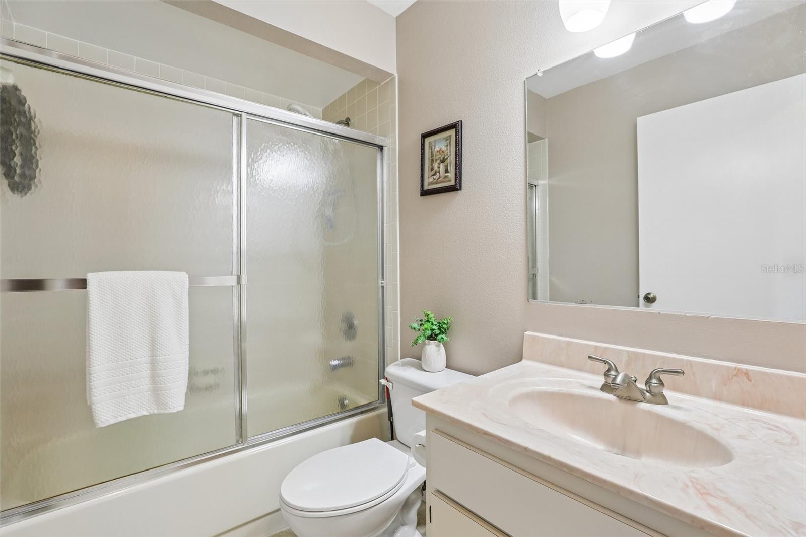 1460 Grove St Property Photo 54