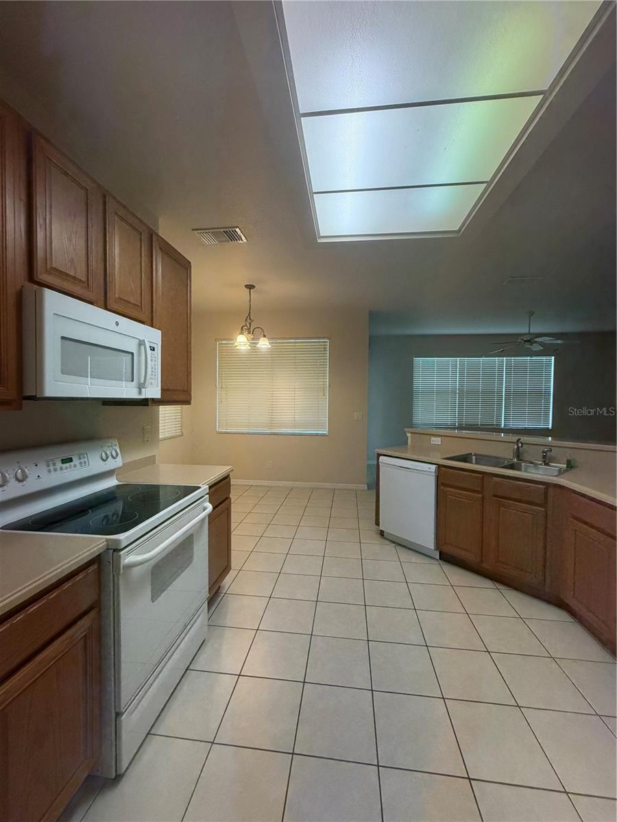 4916 Cape Hatteras Dr Property Photo 8