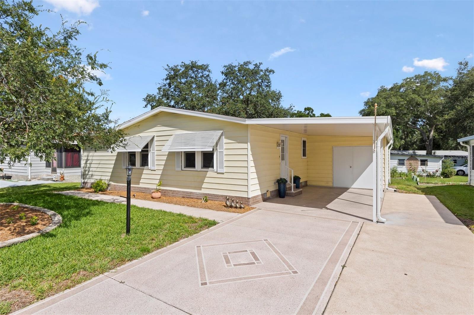 1726 HILTON HEAD BLVD Property Photo 1
