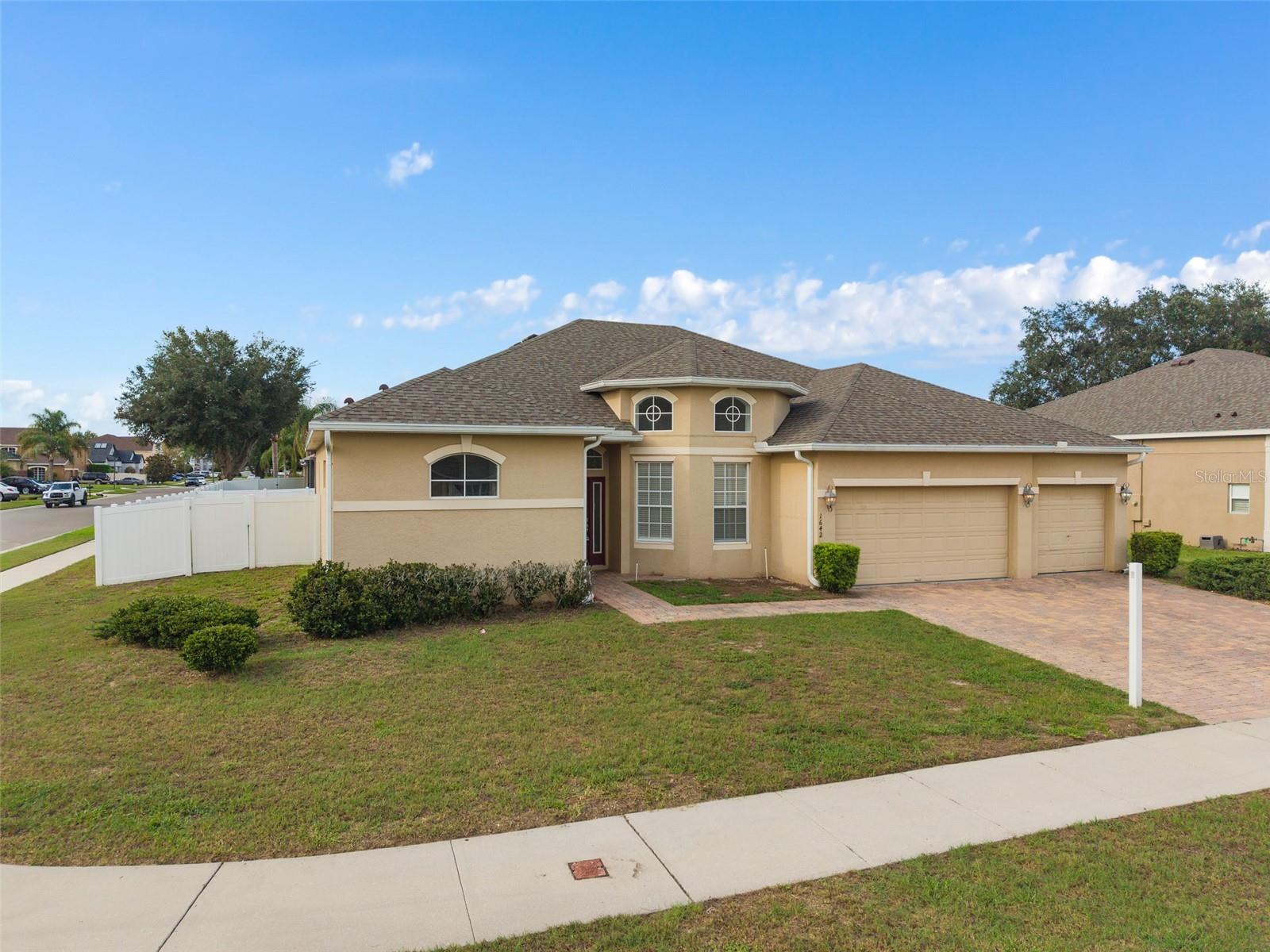 1642 Chandelle Ln Property Photo 3