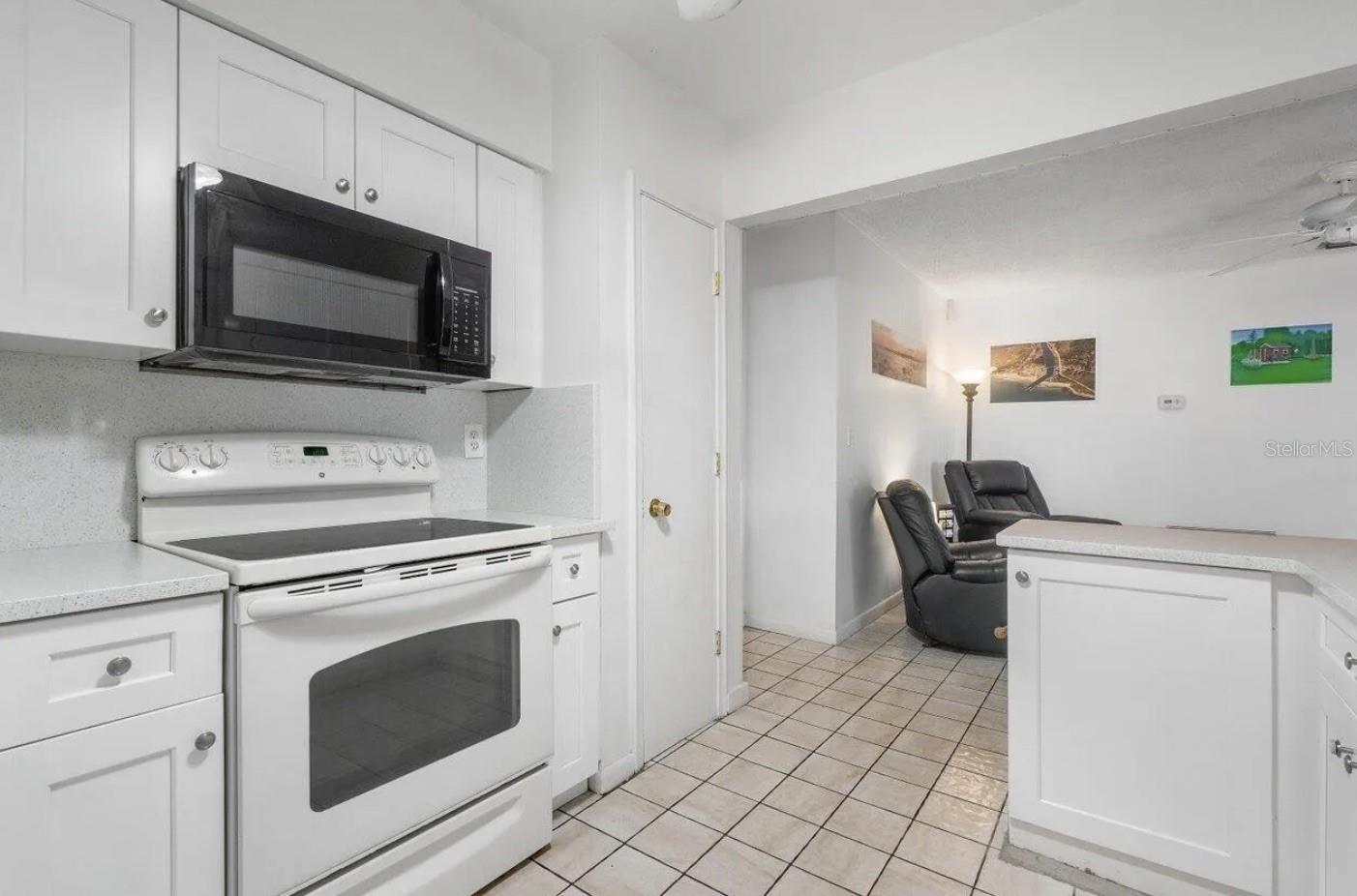 717 Lindell Blvd Property Photo 15