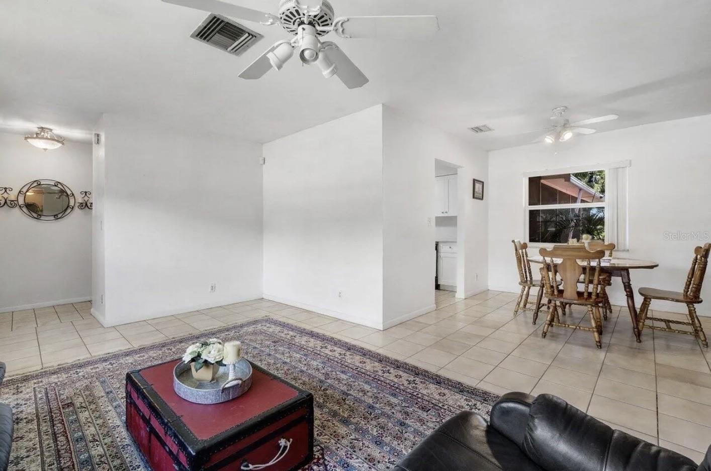 717 Lindell Blvd Property Photo 17