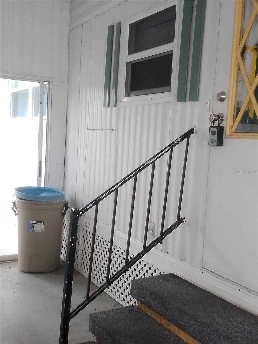 112 Palm Dr #b Property Photo 4
