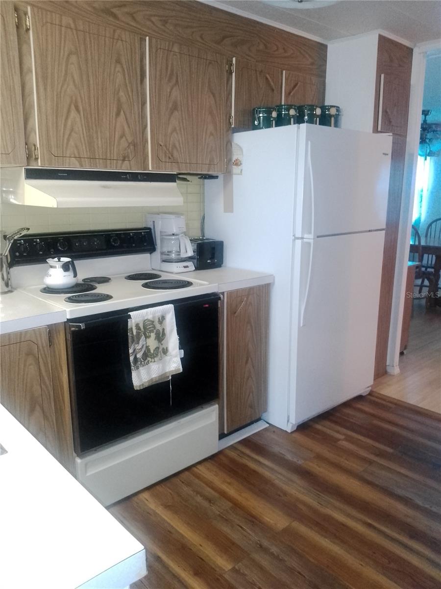 112 Palm Dr #b Property Photo 6