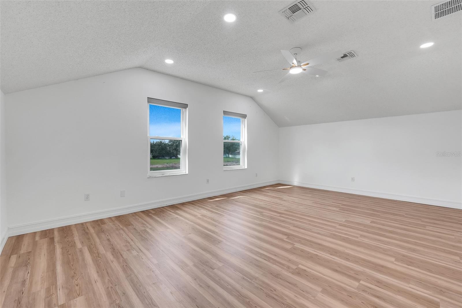 16740 Glenbrook Blvd Property Photo 37