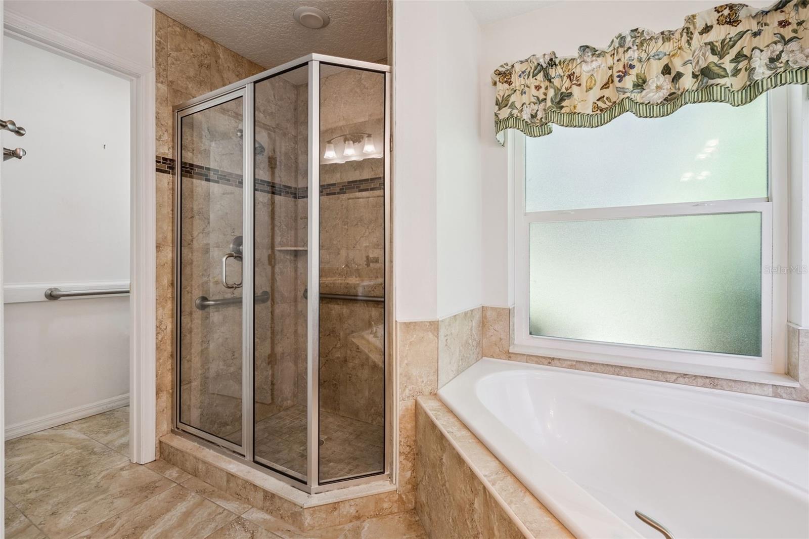 1515 Acropolis Cir Property Photo 33