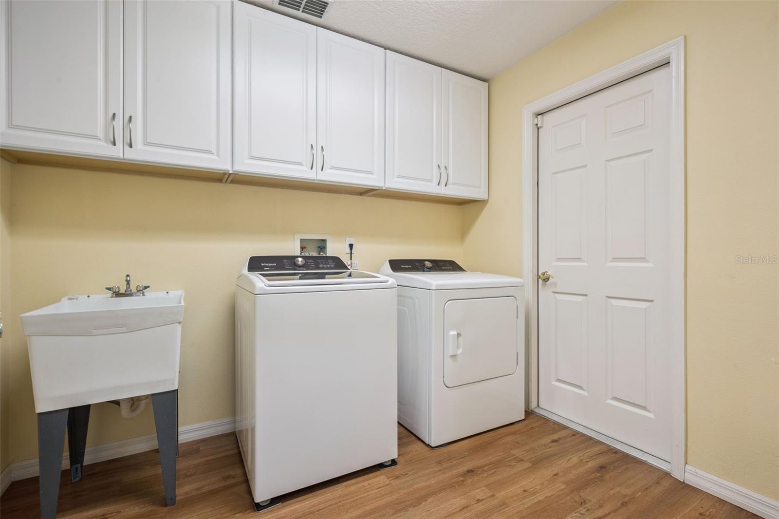 1515 Acropolis Cir Property Photo 36