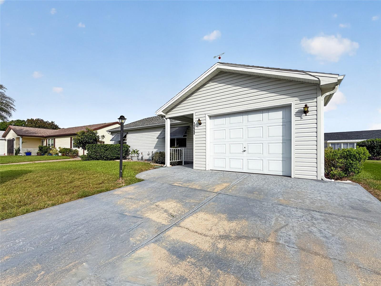 1222 Santos Pl Property Photo 2