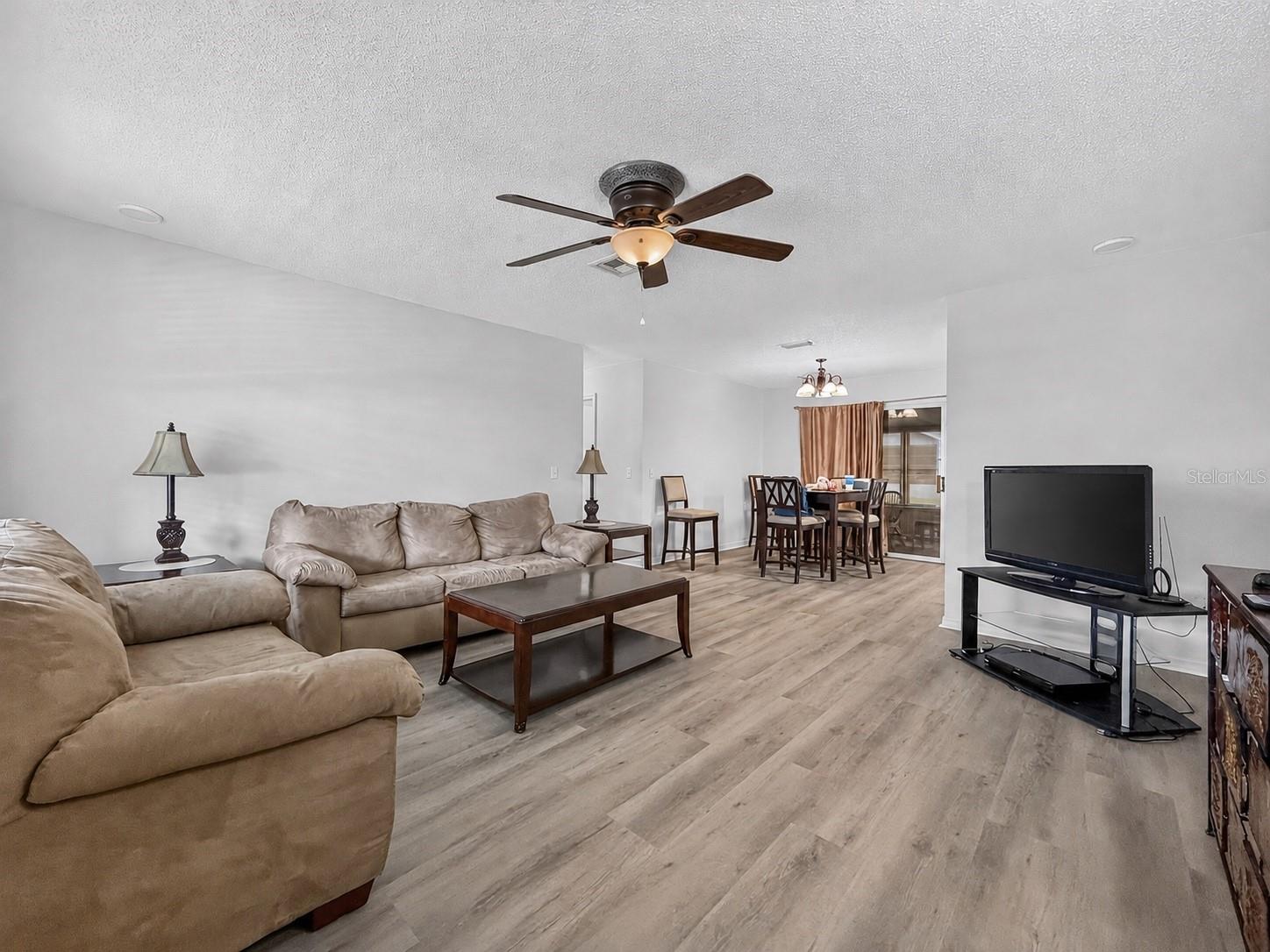 1222 Santos Pl Property Photo 3