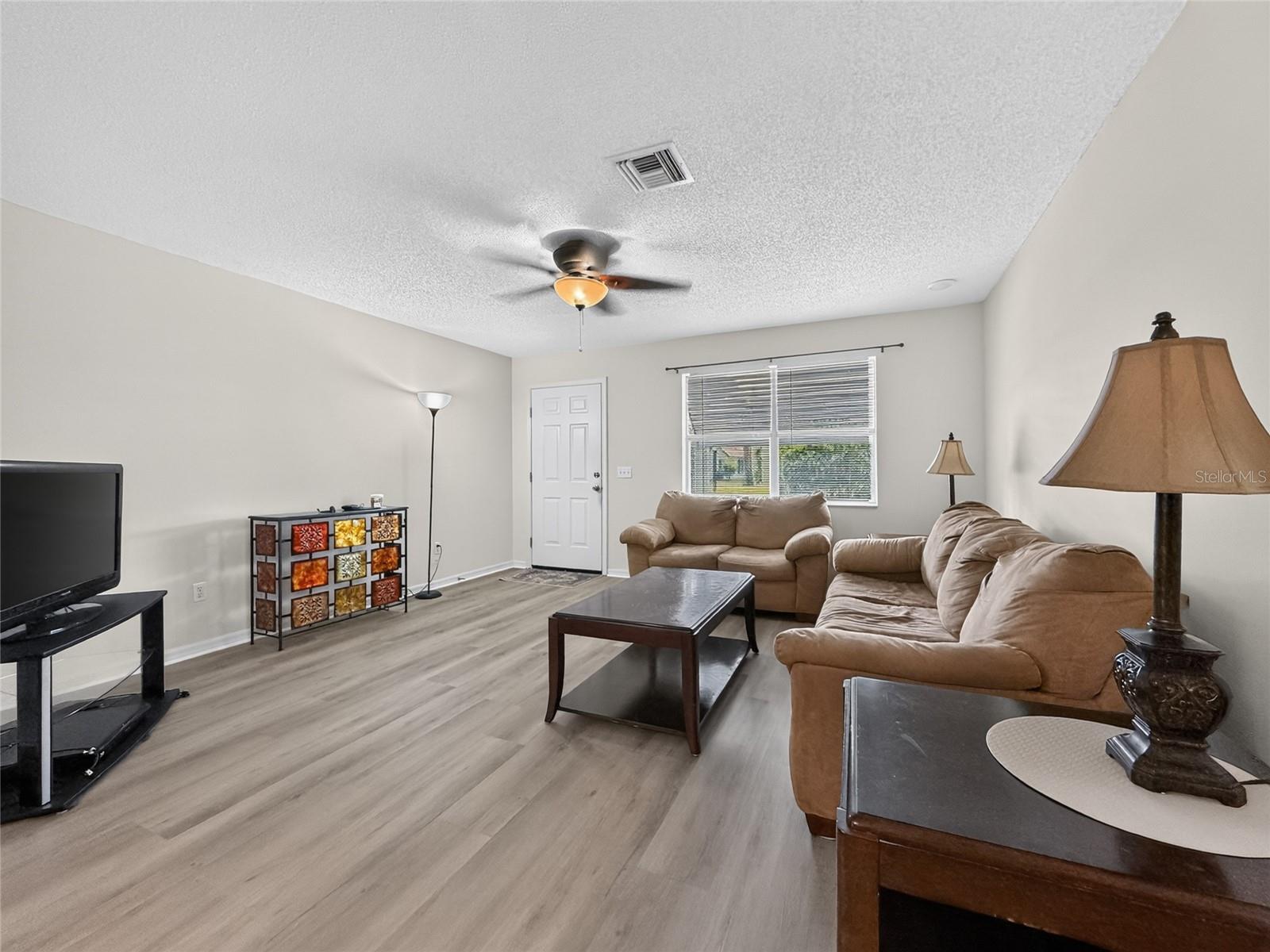 1222 Santos Pl Property Photo 4
