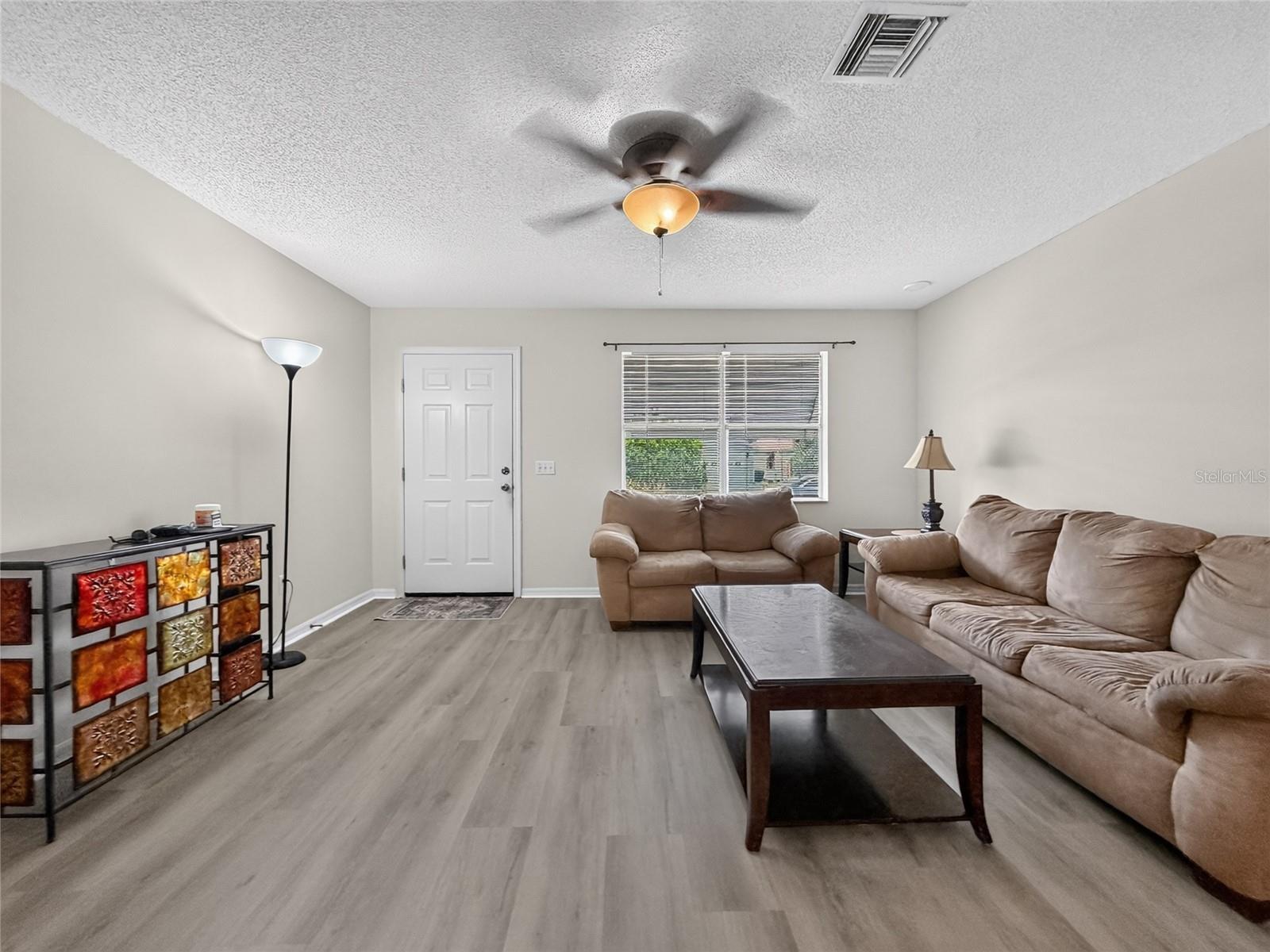 1222 Santos Pl Property Photo 5
