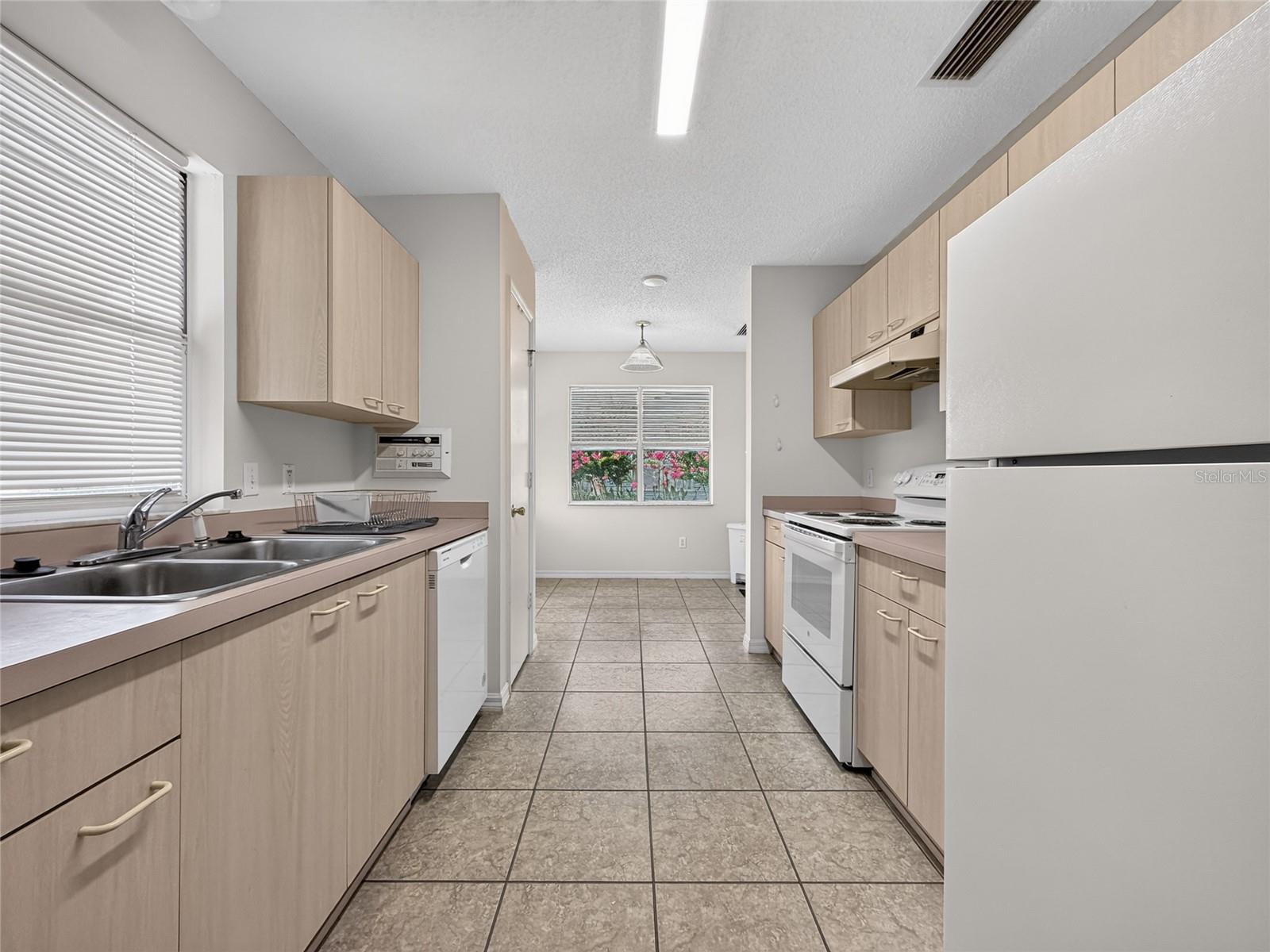 1222 Santos Pl Property Photo 7