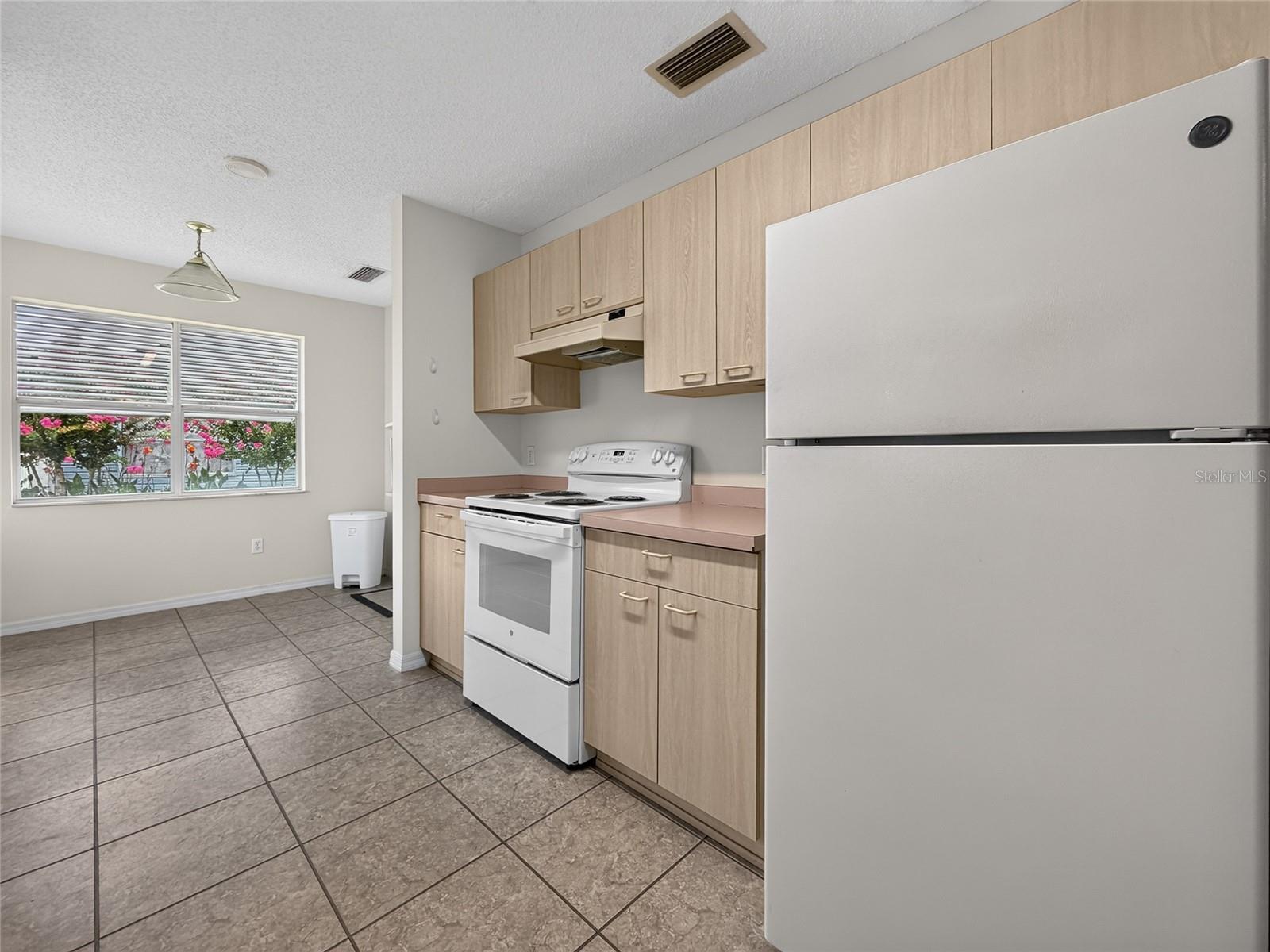 1222 Santos Pl Property Photo 8