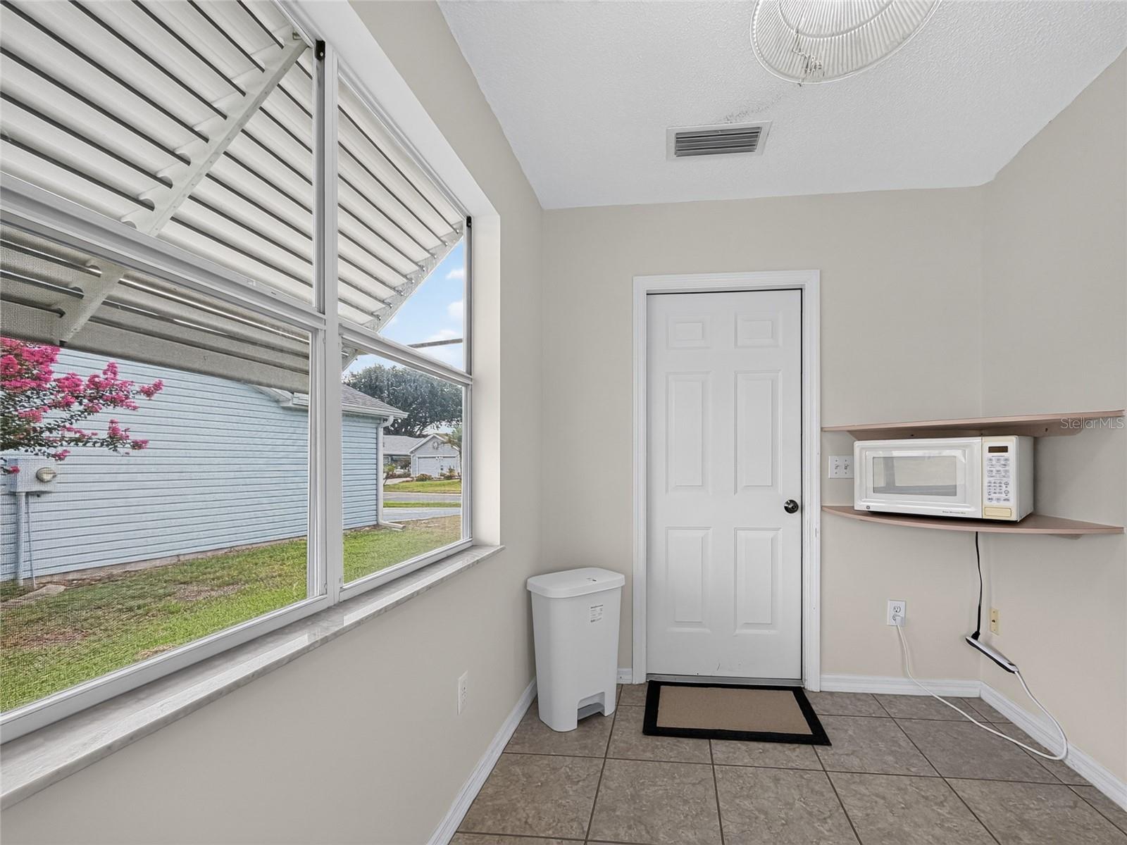 1222 Santos Pl Property Photo 9