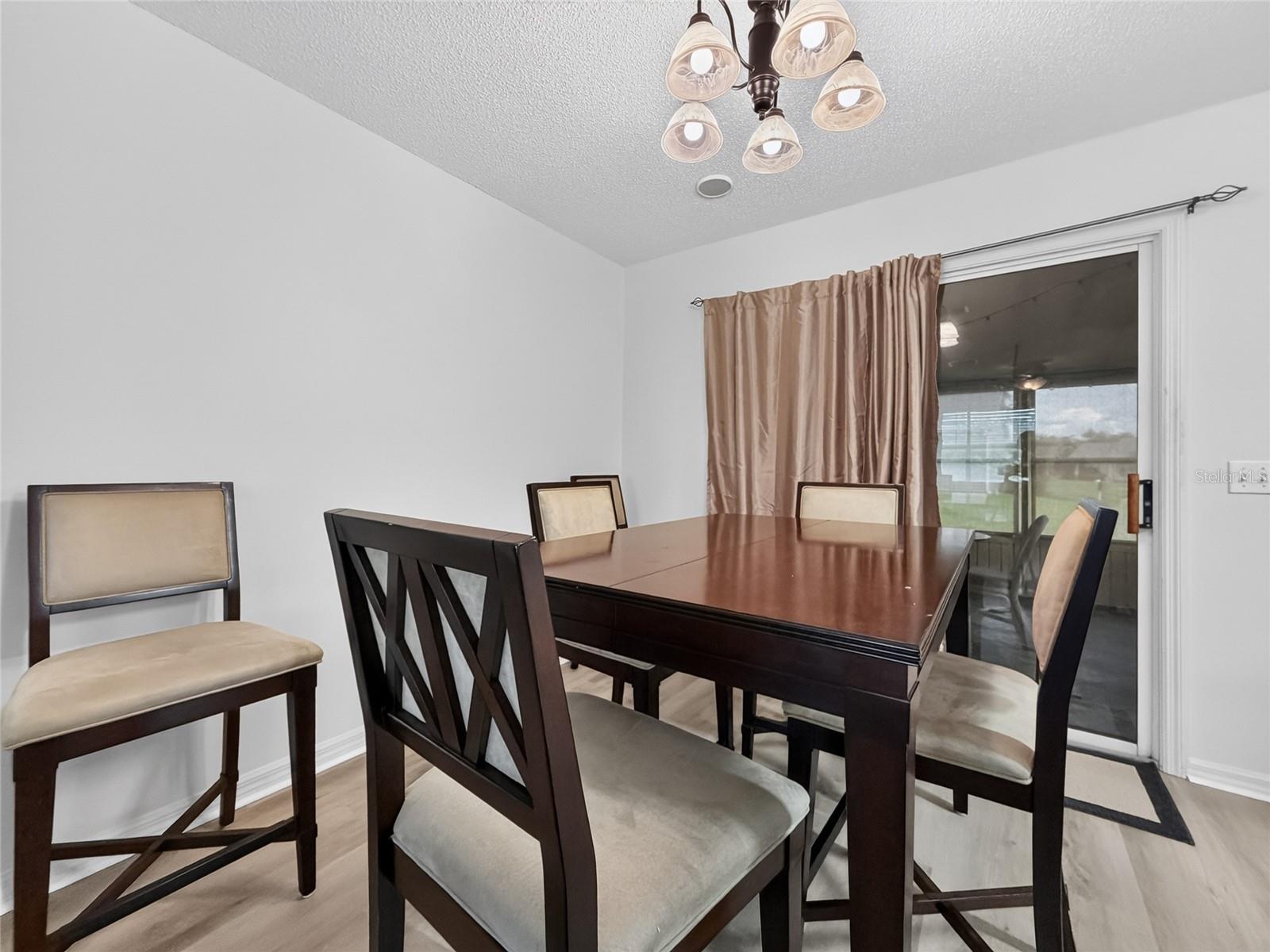 1222 Santos Pl Property Photo 10
