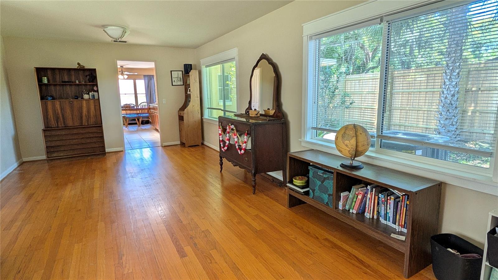 2469 Broadvue Ave Property Photo 5
