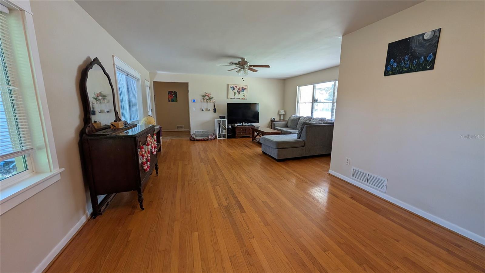 2469 Broadvue Ave Property Photo 8