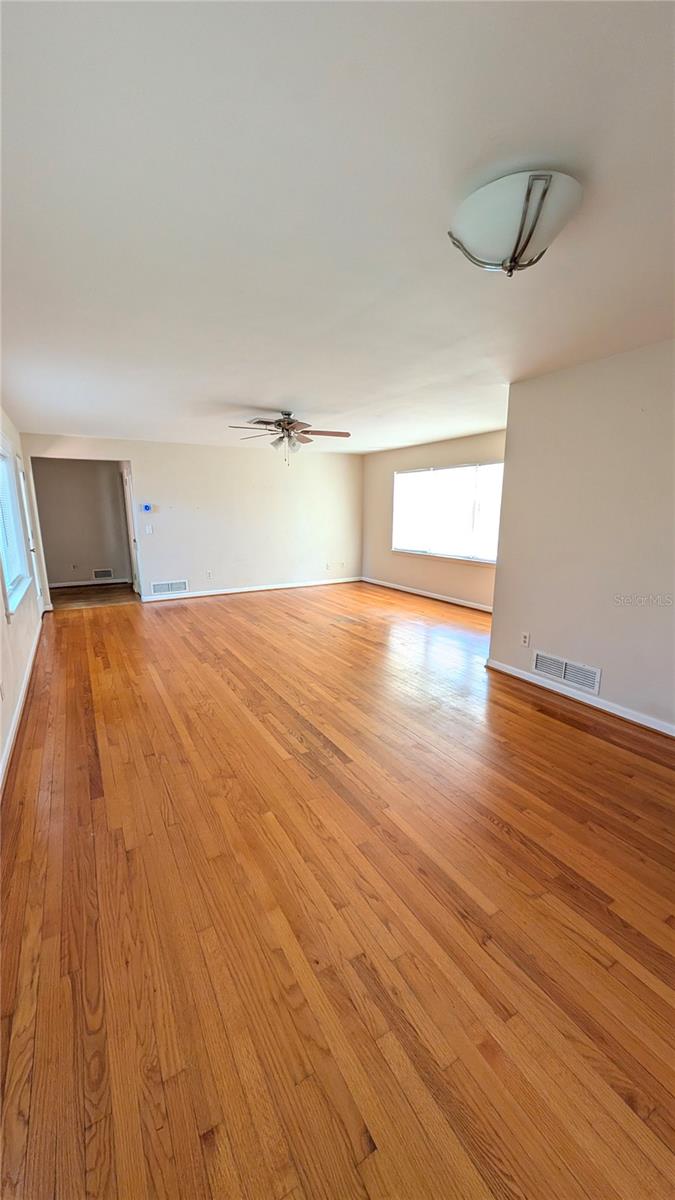 2469 Broadvue Ave Property Photo 8