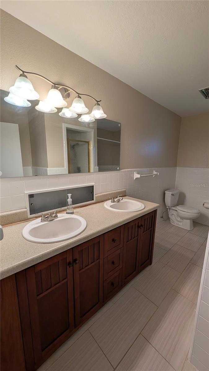 2469 Broadvue Ave Property Photo 11