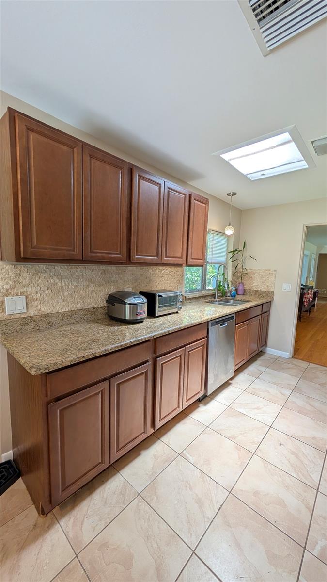 2469 Broadvue Ave Property Photo 12