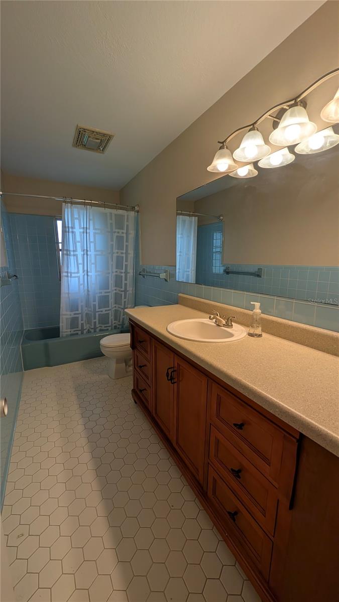 2469 Broadvue Ave Property Photo 13