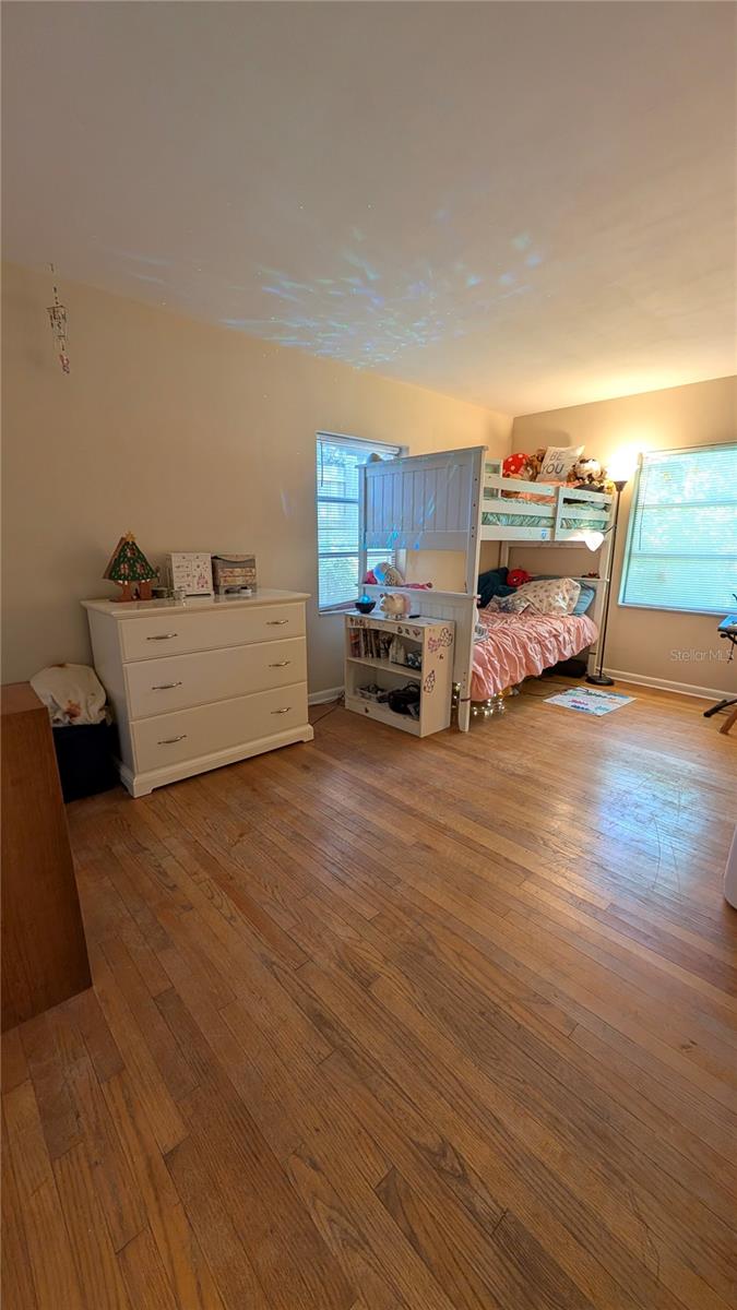 2469 Broadvue Ave Property Photo 17