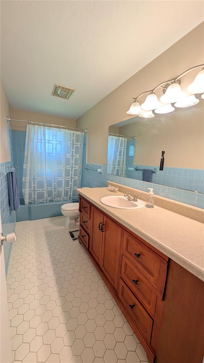 2469 Broadvue Ave Property Photo 18