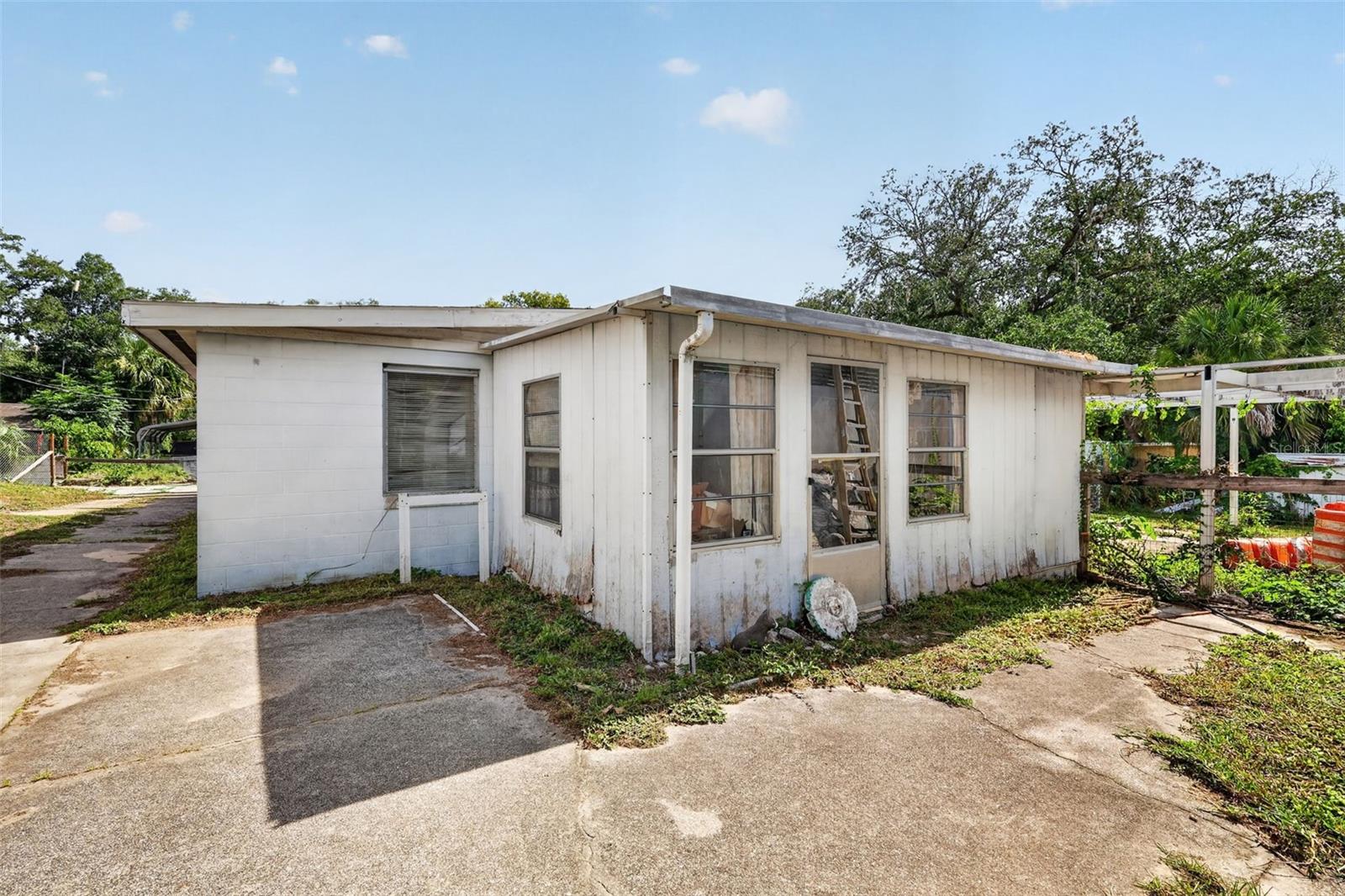 1945 S Us Highway 441 Property Photo 9