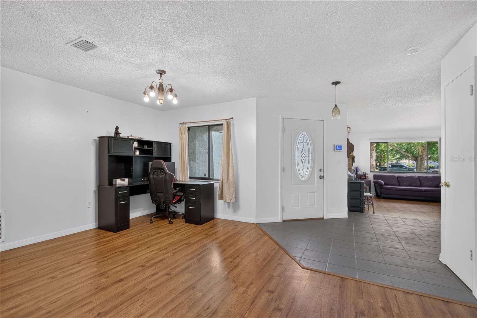 3303 Foxboro Ct Property Photo 6
