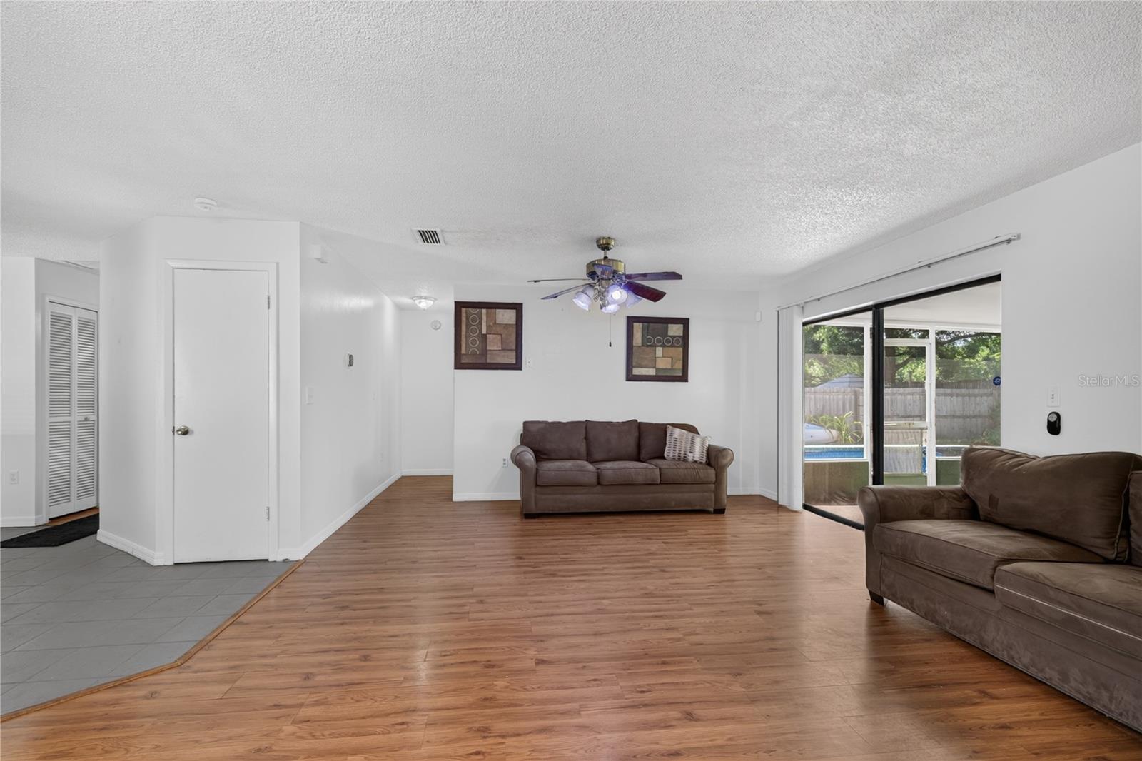 3303 Foxboro Ct Property Photo 8