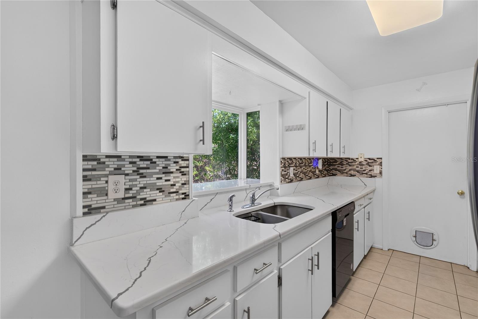 3303 Foxboro Ct Property Photo 9